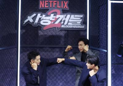 [포토] '사냥개들' 시즌2, 포스터 포즈 보여드릴게요