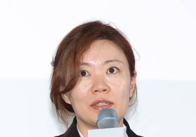 [포토] 개막작 설명하는 문성경