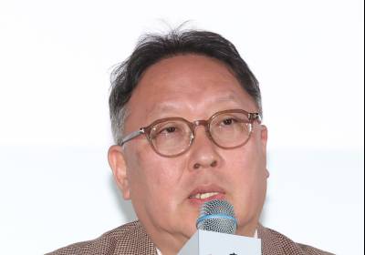 [포토] 폐막작 설명하는 문석