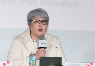 [포토] 인사말 하는 변영주