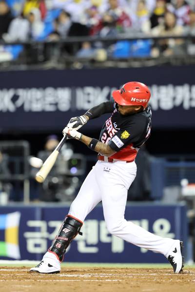 OPS 1.600 KIA 새 외인 '대박 향기'가 풀풀, 3경기 연속 멀티 히트에 장타 펑펑