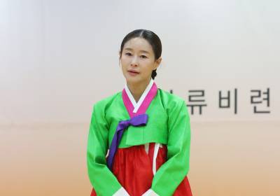 [포토] 예지원, 아름다운 분위기 '홍도'