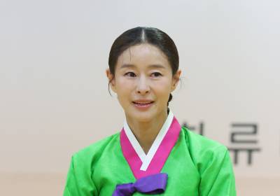 [포토] 예지원, 다소곳한 홍도