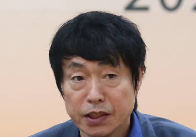 [포토] 인사말 하는 고성웅 연출