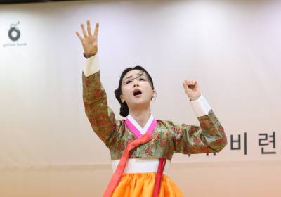 [포토] 박하선, 춤선 보여주는 홍도