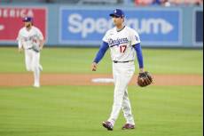 사구에 머리 감싸쥐며 자책한 오타니...6이닝 무실점 쾌투보다 빛난 스포츠맨십