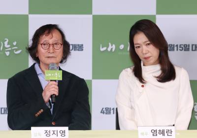 [포토] 정지영 감독, 폭력에는 연대가 중요합니다