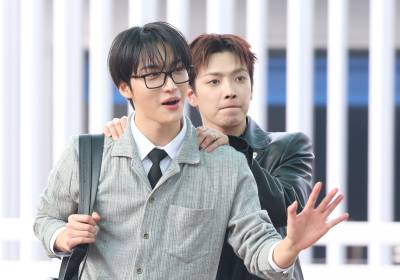 [포토] 에이티즈 홍중, 성화야 생일 마사지 해줄게