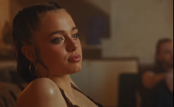 “안젤리나 졸리 딸 아냐?”.. 우주소녀 다영 MV에 깜짝 등장 [왓IS]