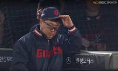 김태형 감독의 표정이 말해준다, 9회 쓰리번트 승부수도 대실패...5연패 롯데 이번 주 역전패만 4번