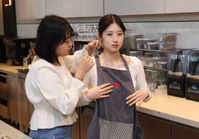 [포토]이해인, 오늘은 일일 바리스타