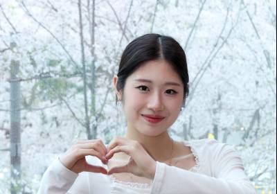 [포토]이해인, 사랑스러운 하트 포즈