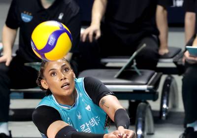 [포토]실바, 막히면 수비까지