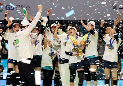 [포토]GS칼텍스, 꽃가루 세례 속 우승기쁨 만끽