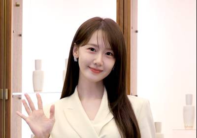 [포토]윤아, 벚꽃보다 화사한 미모