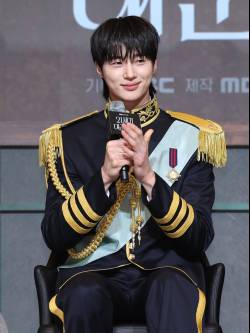 ‘대군부인’ 변우석 “‘선업튀’ 이후 부담? 더 사랑받고 싶어…아이유 연기에 도움 많이 줘”