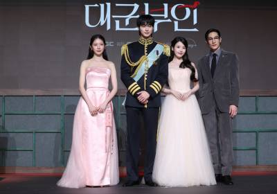 [포토] 21세기 대군부인, 멋진 주역들