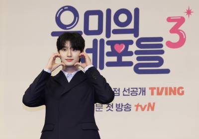 [포토]김재원, 누나들 맘 흔드는 심쿵하트