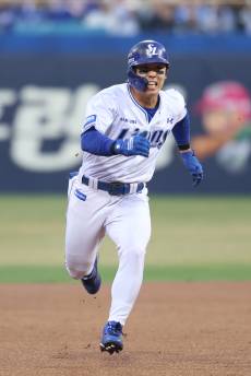 "왼쪽 옆구리 3.5㎝ 정도 찢어졌다" 타율 0.385 삼성 김성윤, 결국 1군 엔트리 제외 [IS 광주]