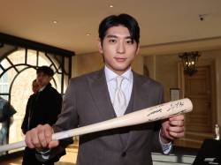 야구장에 번진 '아이돌 팬덤'…돌아봐야 할 프로야구 응원 방식 [IS 서포터즈]