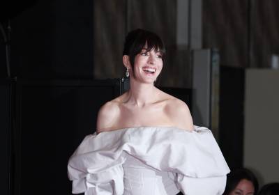 [포토] 비타민 미소로 입장하는 앤 해서웨이