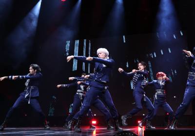 [포토] 앰퍼샌드원, 신나고 강렬한 '갓' 무대