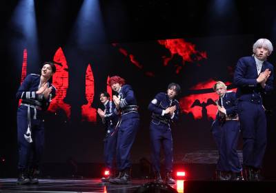 [포토] 앰퍼샌드원, 퍼포먼스가 돋보이는 '갓' 무대