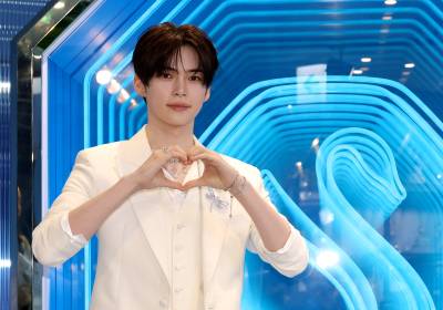 [포토]성한빈, 하트에 설렘주의보 발령