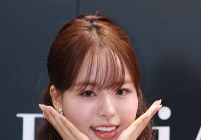 [포토] 박희선, 봄이니까 꽃받침~