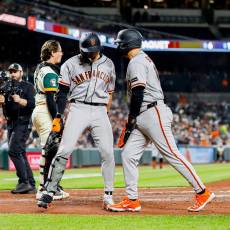 SF 이정후, 시즌 1호 홈런 포함 장타 2개…시즌 타율 0.174