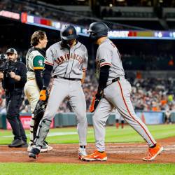 SF 이정후, 시즌 1호 홈런 포함 장타 2개…시즌 타율 0.174