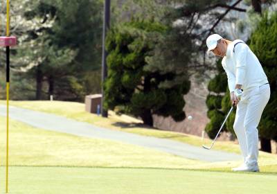 [포토]김병지, 안정적인 어프로치샷