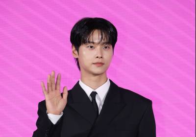 [포토]차학연, 꽃미남 수학쌤의 인사