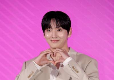 [포토]김동규, 달달한 하트 미소