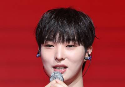 [포토] 인사말 하는 비보이즈 윤서