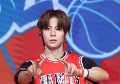 [포토] 비보이즈 민준, 어색하지만 귀여운 브이 포즈