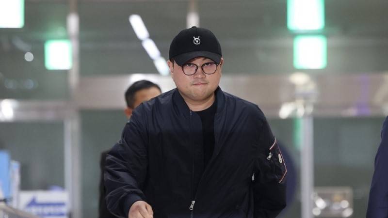 '음주 뺑소니 혐의' 김호중, 논란 속 공연 강행
