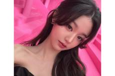장원영, 초근접 셀카 '굴욕無'…&quot;인간 인형&quot;