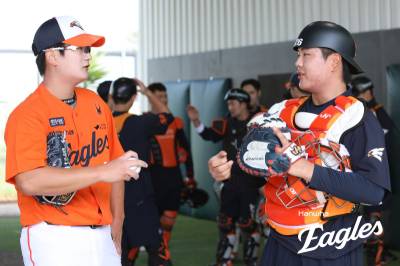 김서현 눈물 부활투 뒤에 불펜 포수 친형 있었다