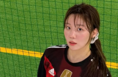 ‘갑질 의혹’ 속 황희찬 누나, ‘골때녀’ 출연 어쩌나…SBS 측, 논의는 아직 [왓IS]